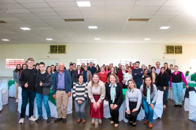 Programa Unindo Gera&ccedil;&otilde;es inaugura jornada de sucess&atilde;o familiar para cooperados Camisc