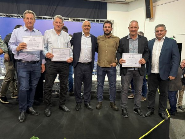 Presidente da Camisc, Nelson De Bortoli, recebe Men&ccedil;&atilde;o Honrosa